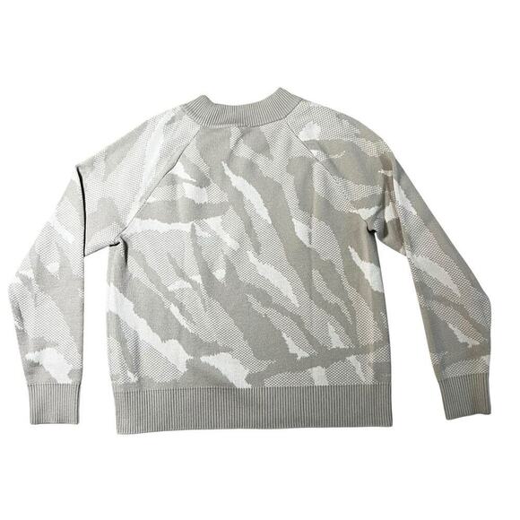 Athleta Short Sweater Thermolite Tan Camo Jacquard Crew Neck Merino Wool Size XS - Picture 4 of 6